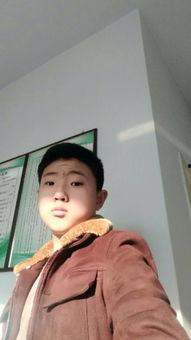 吃瓜小伙照片大全,趣味瞬间大盘点